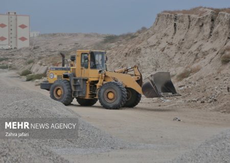 ساخت خانه برای ۱۳ خانواده آسیب‌دیده از جنگ در بندرعباس آغاز شد