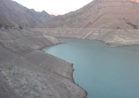 سرریز شدن سد آبخیزداری خمینی شهر در بشاگرد هرمزگان