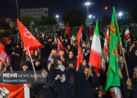 اجتماع شبانه رودان و تجلیل از واقفین