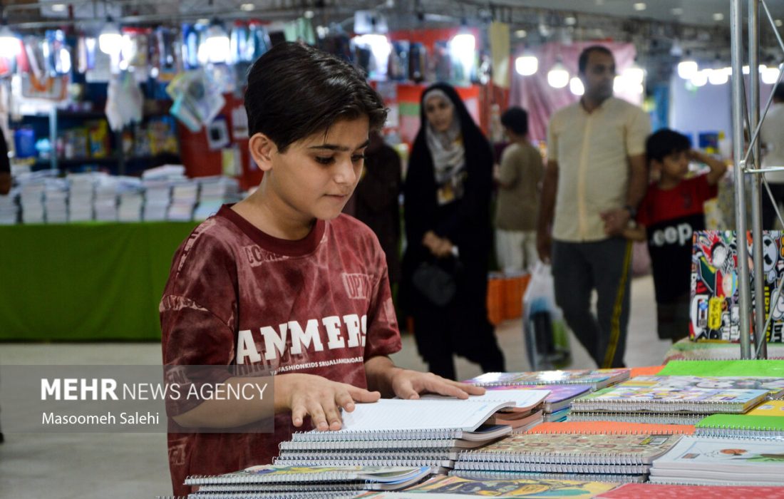 آغاز خرید ملزومات سال تحصیلی در بندرعباس