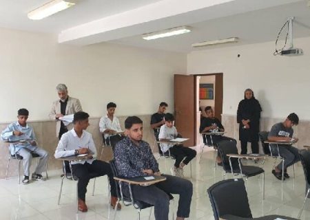 ۱۱۰ داوطلب برای ورود به هنرستان ریلی هرمزگان رقابت کردند
