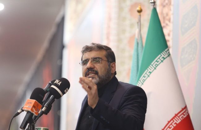 وزیر ارشاد: انقلاب اسلامی ایران درخشنده‌تر از هر زمانی درحال نورافشانی است