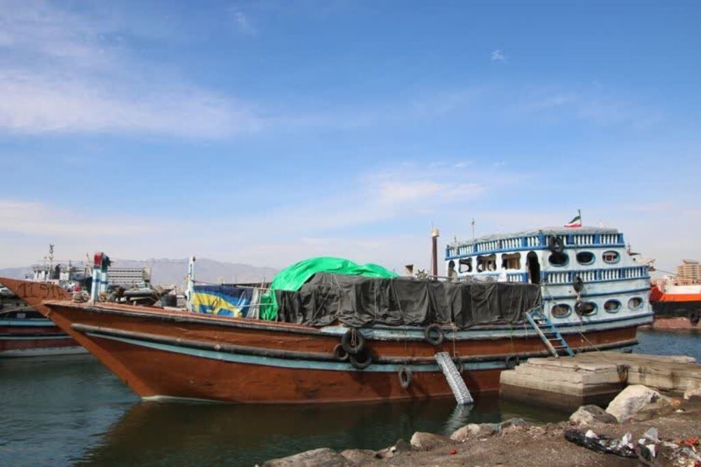 ۱۰۵ میلیارد ریال کالای قاچاق در آب‌های میناب کشف شد