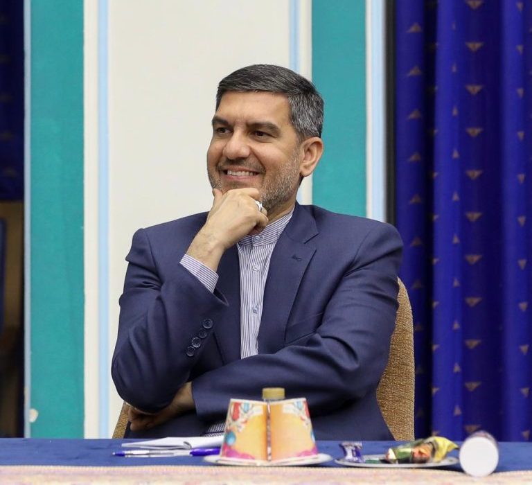 به رغم لطف و پیشنهاد دبیر شورای عالی مناطق آزاد، تمایلی برای مدیرعاملی کیش و قشم نداشته ام