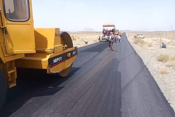 آغاز عملیات اجرایی آسفالت راههای دسترسی محلات روستای هشتبندی دو