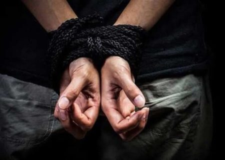دستبند پلیس بر دستان سه گروگانگیر در هرمزگان