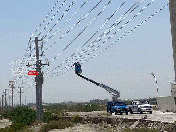 ‎شبکه برق جاسک پس از حمله شب گذشته دشمن ترمیم شد
