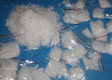 زمین‌گیر شدن سوداگر مرگ با ۴۹ کیلو شیشه در بندرعباس