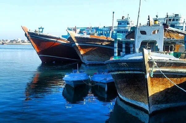 ۱۲ فروند شناور متخلف در توقیف مرزبانان بندرعباس 