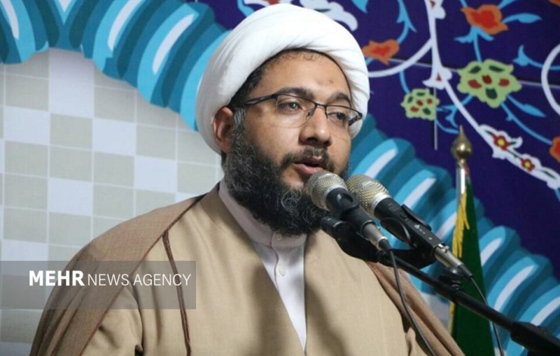 امام جمعه حاجیآباد: گرانی بنزین، فشار مضاعفی بر مردم وارد میکند
