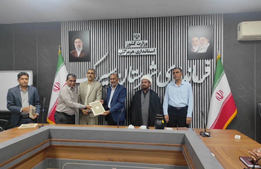 قلم خبرنگار باید موجب وحدت و امیدآفرین باشد