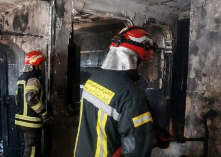 مهار حریق یک واحد مسکونی در الهیه شمالی توسط آتش‌نشانان بندرعباس