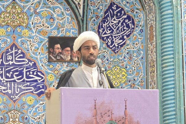 امامجمعه موقت جاسک: معطلی مردم در صفهای بنزین مصداق حقالناس است