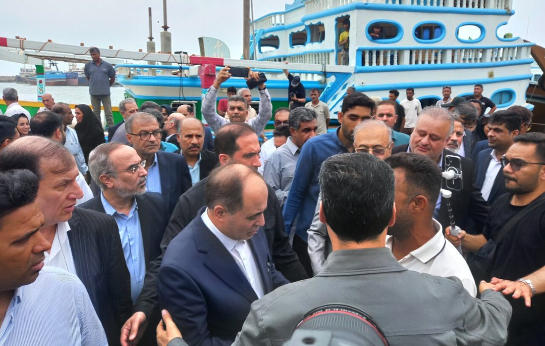 بازدید وزیر جهاد کشاورزی از اسکله صیادی پشت شهر بندرعباس