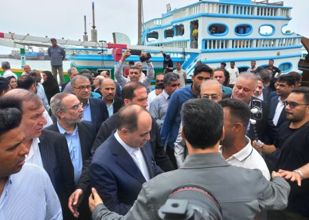 بازدید وزیر جهاد کشاورزی از اسکله صیادی پشت شهر بندرعباس 