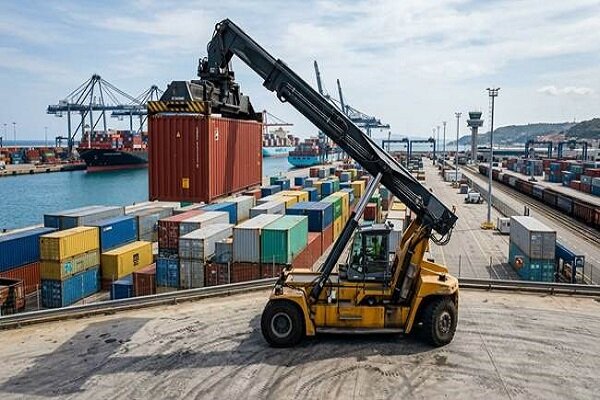 بنادر غرب هرمزگان رتبه نخست عملیات بندری کانتینر یخچالی کشور