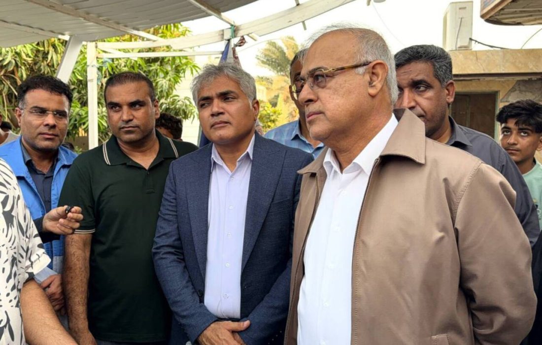 بازدید استاندار هرمزگان از محل حمله آمریکا به مراسم عروسی در کوهستک 
