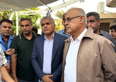 بازدید استاندار هرمزگان از محل حمله آمریکا به مراسم عروسی در کوهستک 