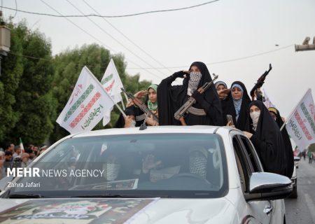 رزمایش جان‌فدایان ایران در بندرعباس