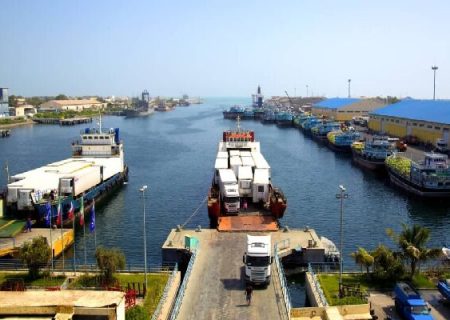 ثبت ۹۸۴ هزار تن تخلیه و بارگیری کالا در بنادر شهید باهنر و شرق هرمزگان