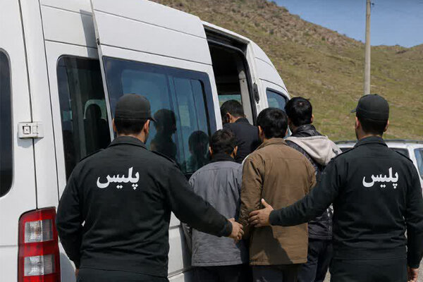 توقیف کوییک حامل ۷ تبعه غیر مجاز و کامیون پلاک مخدوش در هرمزگان